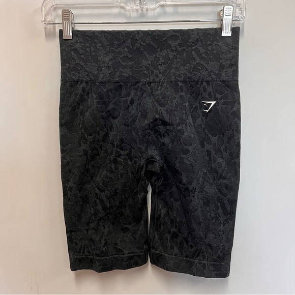 Gymshark Adapt scrunch bootie lifting biker shorts, 6” inseam, size estimated XS - Picture 5 of 16